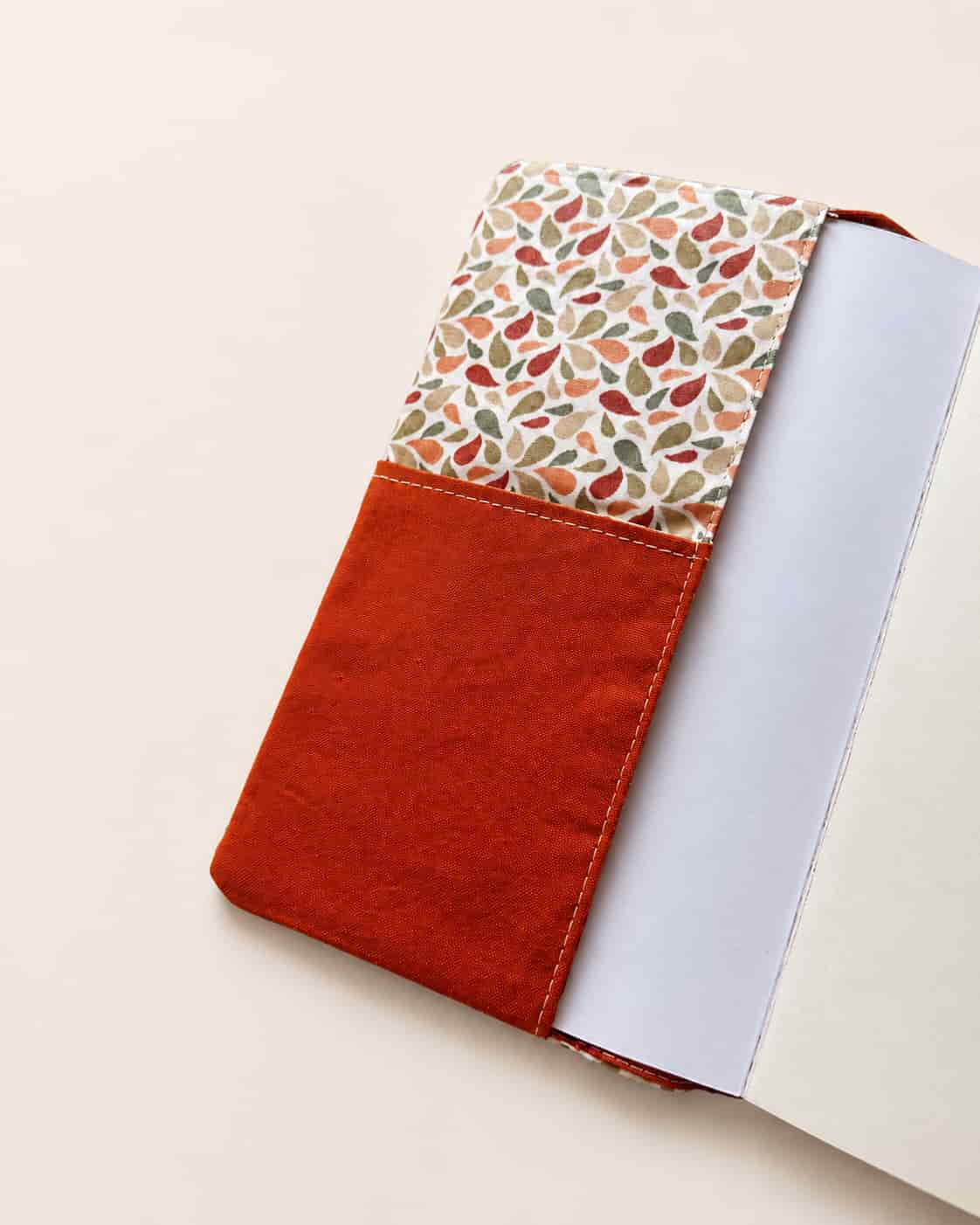 intérieur gauche couverture evelyn
